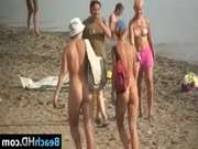 Нудисты на пляже маструбируют порно видео